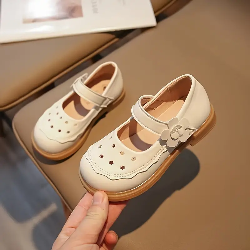 Sapatos elegantes e modernos da Mary Jane com flores para meninas, sapatos confortáveis e leves com sola plana
