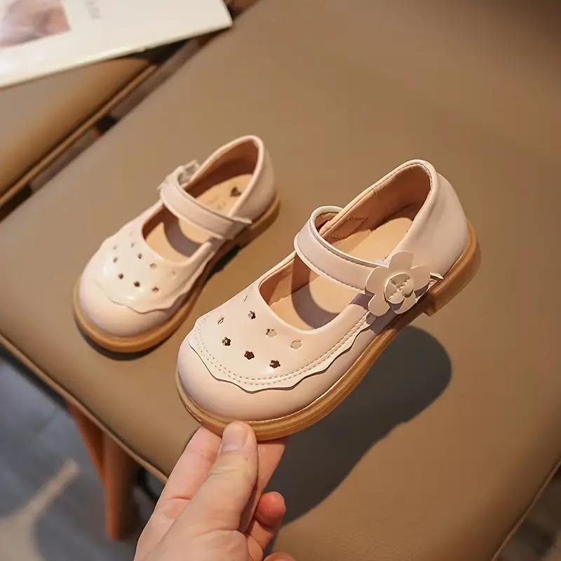 Sapatos elegantes e modernos da Mary Jane com flores para meninas, sapatos confortáveis e leves com sola plana