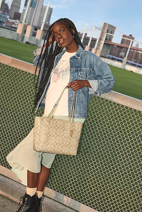 Bolsa da marca Coach de couro Cammie com corrente