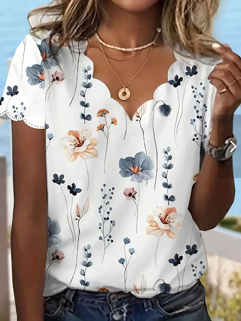 Blusa com acabamento em vieira com estampa floral, blusa casual de manga curta com decote em V