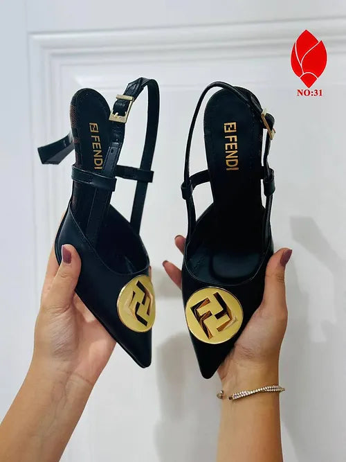 Sapatos de Salto FENDI