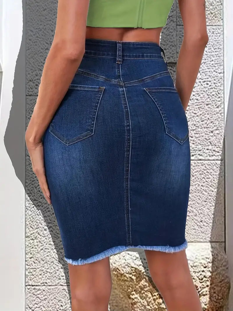 Saia lápis jeans com bainha crua com padrão estrela, cintura alta, com zíper e fecho de botão