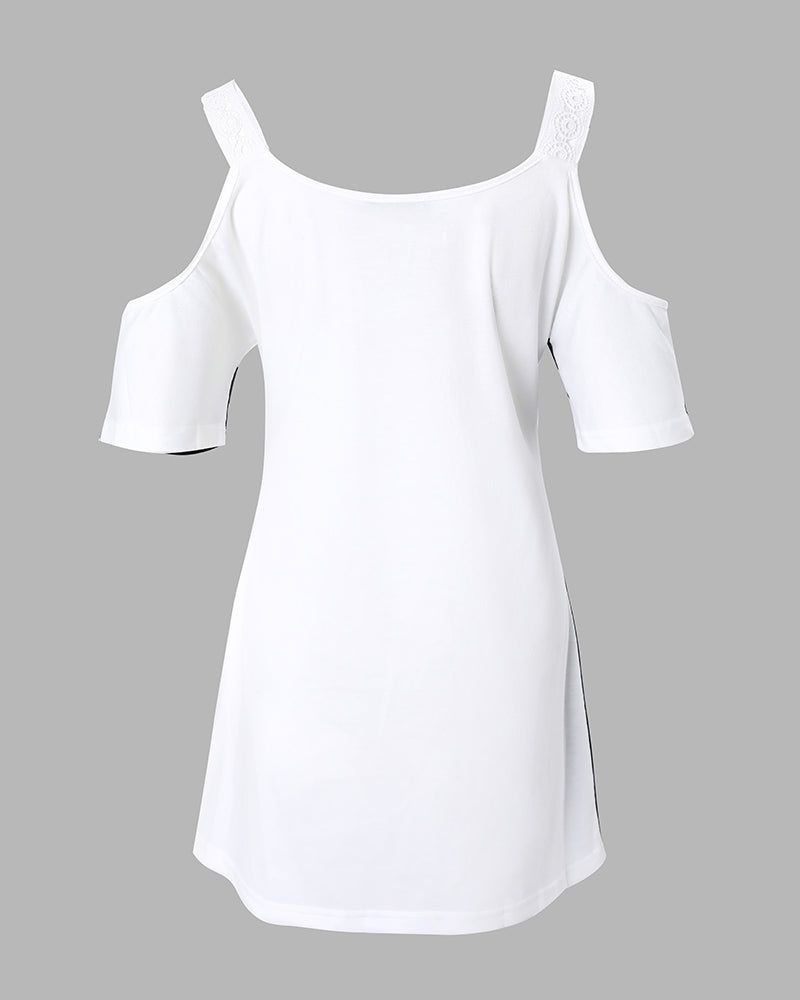 Blusa de ombro frio com estampa de borboleta