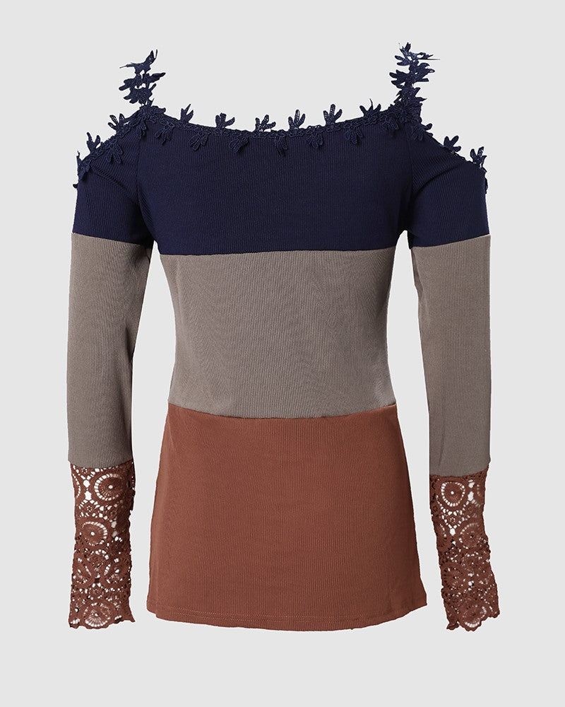 Blusa de ombro frio de renda contrastante colorblock