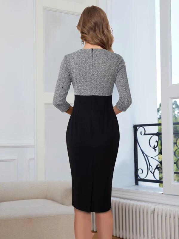 Vestido colante com gola sobrepeliz