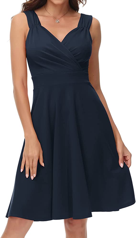 Vestido evasê sem mangas com decote em V