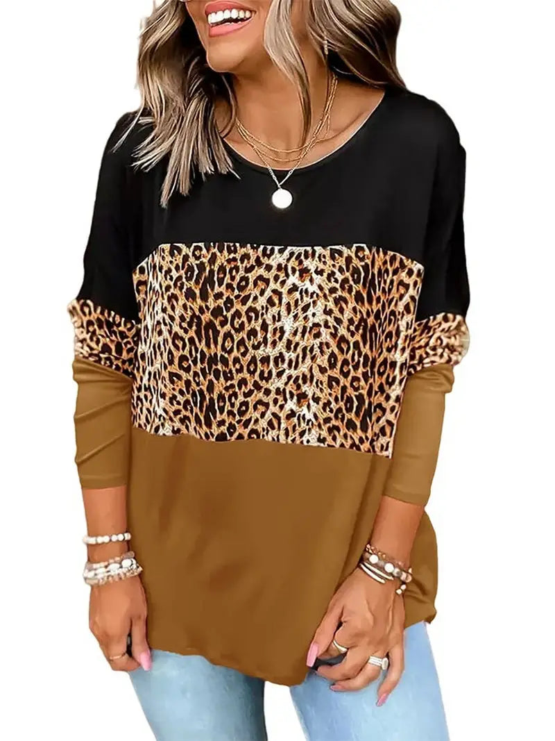 Camiseta com design de leopardo gola redonda manga longa