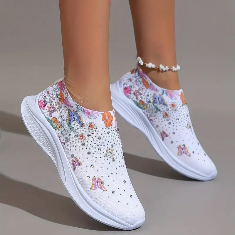 Sapatilhas com decoração de strass, sapatos com estampa floral e borboleta