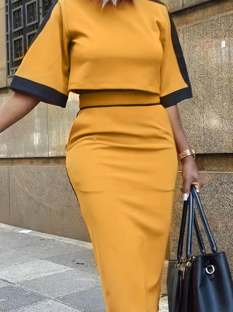 Conjunto de saia de duas peças com acabamento contrastante, top curto de meia manga e saia bodycon elegante