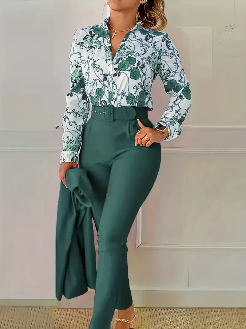 Conjunto elegante de duas peças, blusa de manga comprida com estampa floral com decote em V e calças  com cinto sólido