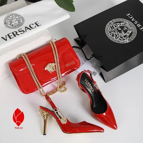 Sapatos e bolsa combinada VERSACE