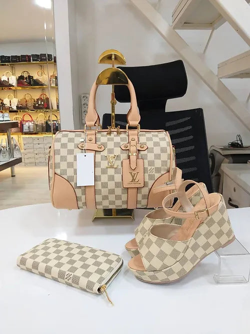 Sandalias e bolsa combinada LOUS VUITTON