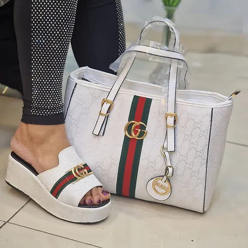 Chinelo e bolsa combinada GUCCI