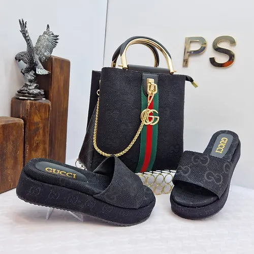 Chinelo e bolsa combinada GUCCI