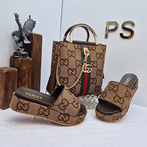 Chinelo e bolsa combinada GUCCI