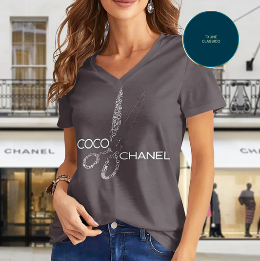 Camiseta CHANEL com decote em V