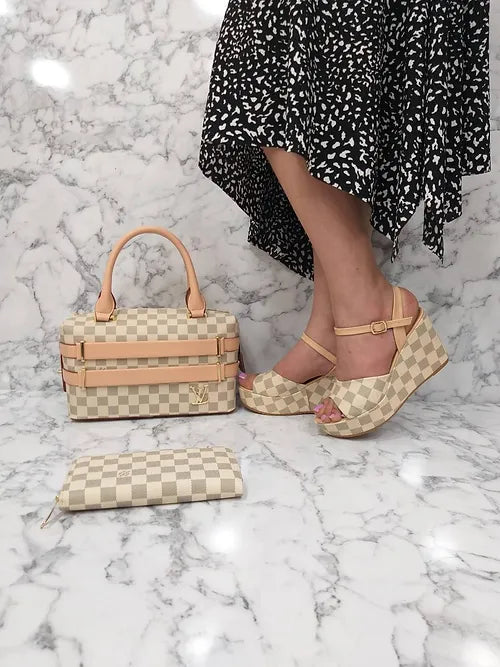 Chinelo e bolsa combinada LOUIS VUITTON