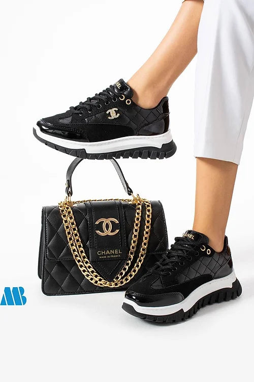 Sapatilhas e bolsa combinada CHANEL