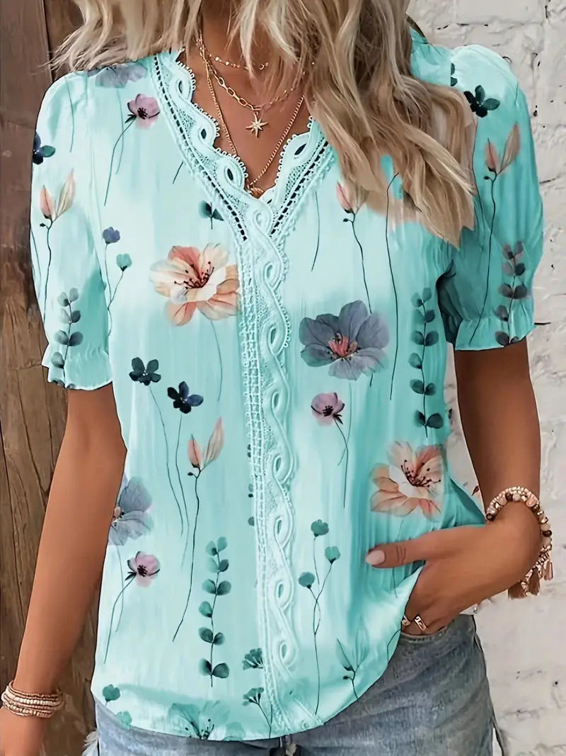 Blusa com estampa floral com decote em V e renda