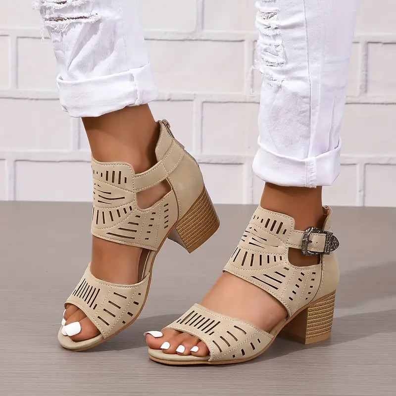 Sandálias femininas de salto grosso, peep toe com fivela de tornozelo perfurada