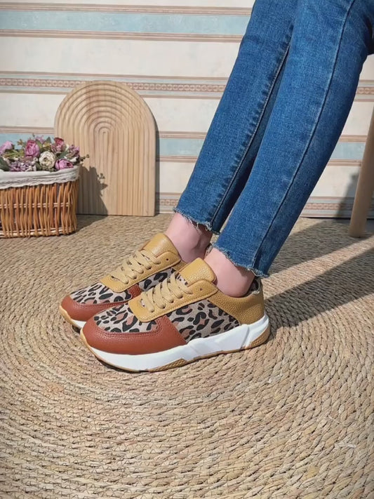 Sapatilhas feminino com estampa de leopardo, sapatos confortáveis de cor sólida com cadarço e cano baixo